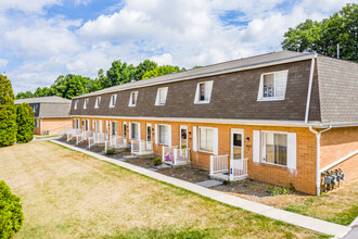 Walton Heights in Altoona, PA - Foto de edificio - Building Photo