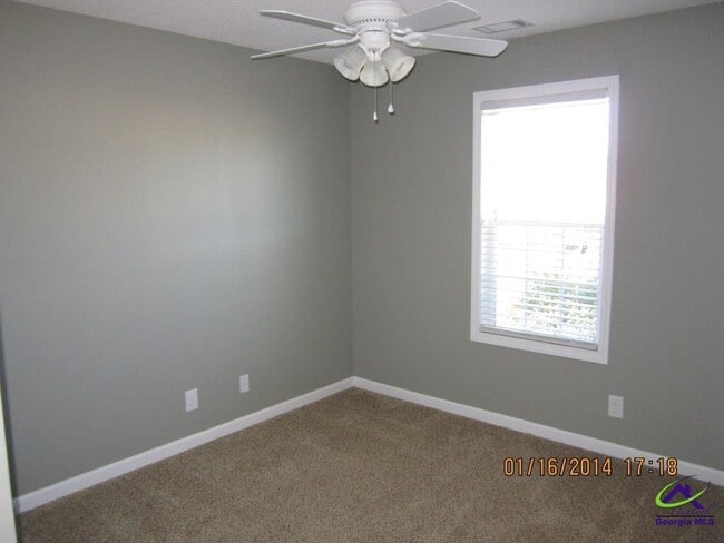 135 Coronation Dr in Bonaire, GA - Building Photo - Building Photo