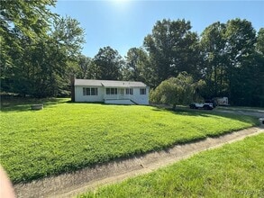 16421 Chinook Dr in Petersburg, VA - Building Photo - Building Photo