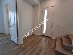 26943 Pathfinder Ln in Valencia, CA - Building Photo - Building Photo