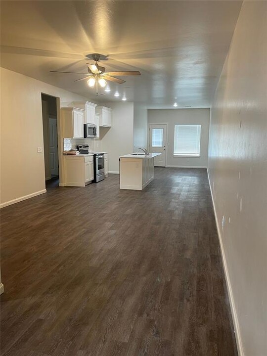 1320 Brooks Dr in Newcastle, OK - Building Photo