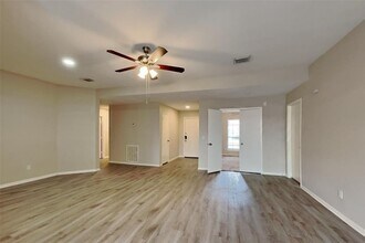 9202 Wallingham Dr in Spring, TX - Building Photo - Building Photo