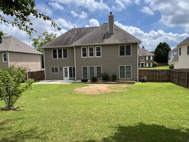 2176 Malden Hill Dr in Buford, GA - Foto de edificio - Building Photo