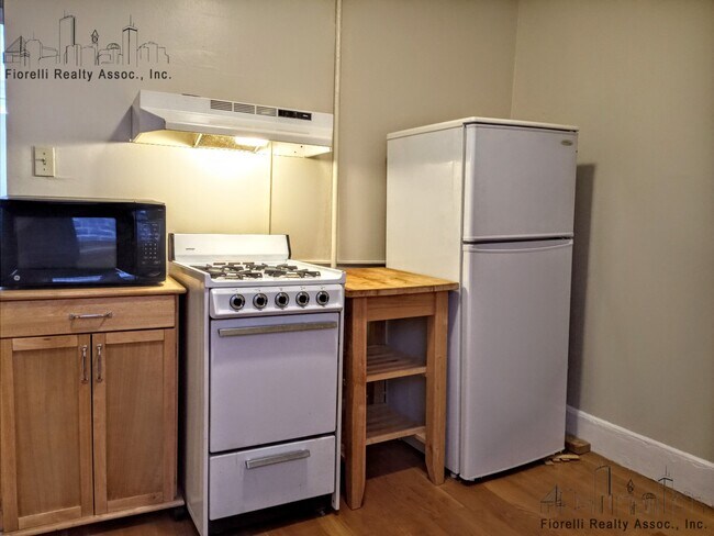 18 Parmenter St, Unit 1