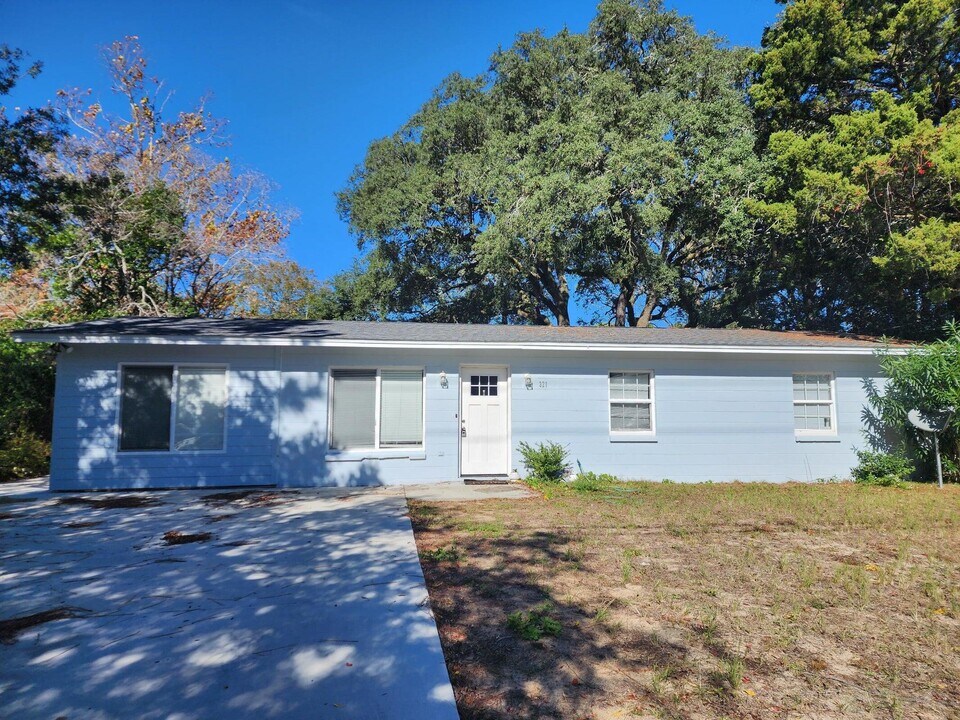 321 Hollywood Blvd NW in Fort Walton Beach, FL - Building Photo