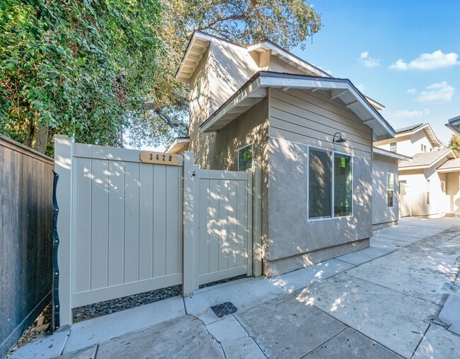 342 Pasadena Ave in South Pasadena, CA - Building Photo - Building Photo