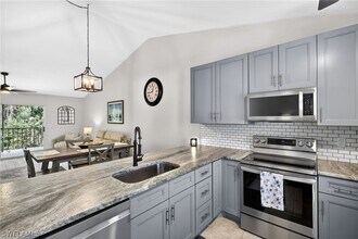 13170 White Marsh Ln in Ft. Myers, FL - Building Photo - Building Photo