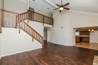 2552 Forest Creek Dr in Fort Worth, TX - Building Photo - Building Photo