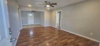 2914 Staples St in Houston, TX - Building Photo