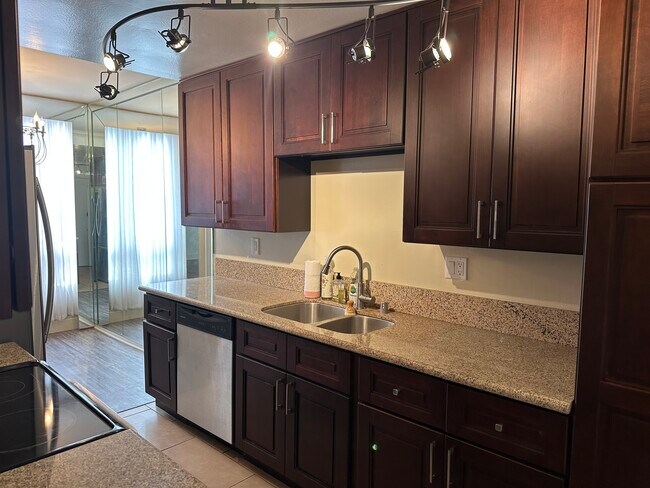 property at 622 S Barrington Ave