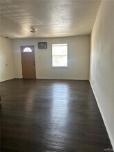 1225 E Cano St in Edinburg, TX - Building Photo - Building Photo