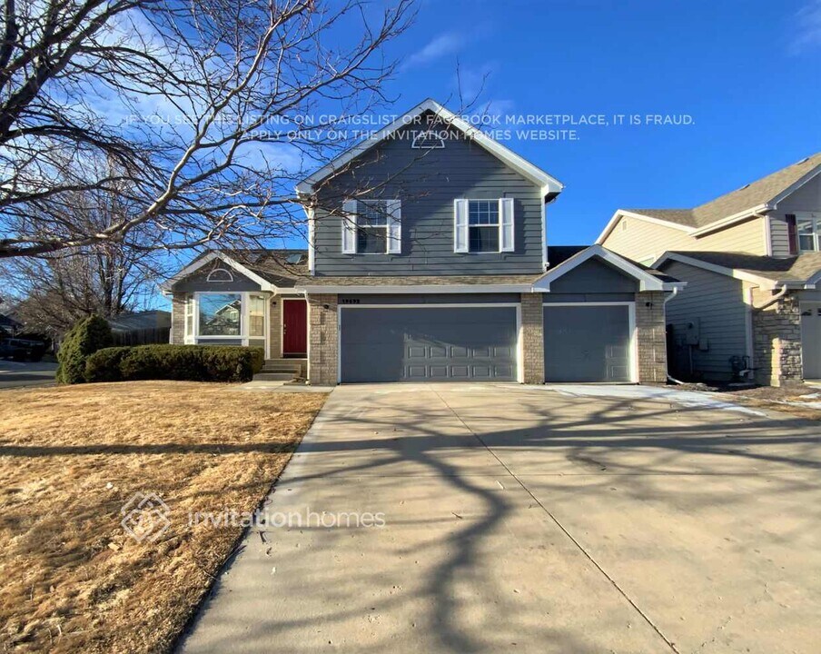 19592 E Pacific Dr in Aurora, CO - Building Photo