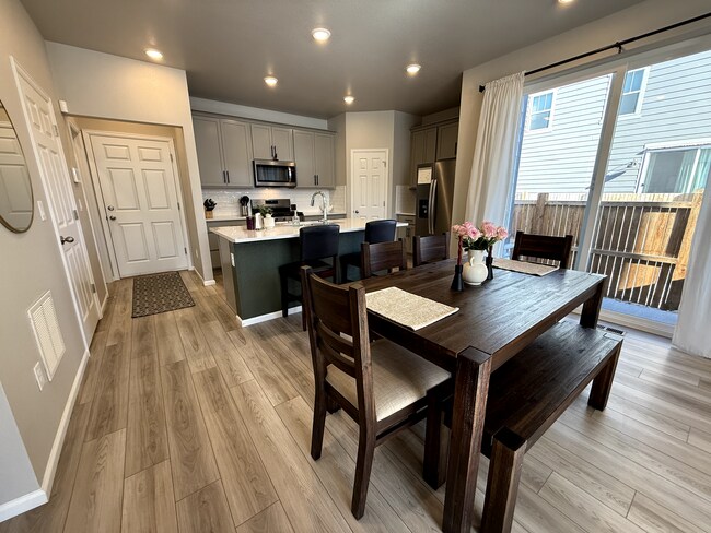 752 N Shawnee St in Aurora, CO - Foto de edificio - Building Photo