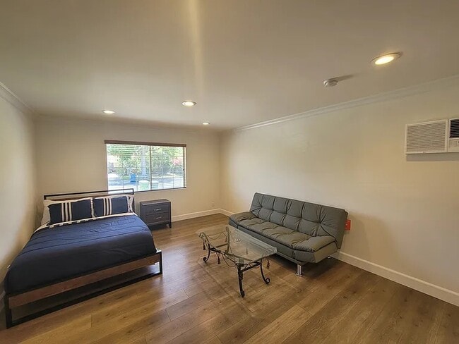 property at 6709 Lennox Ave