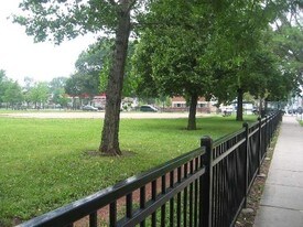 7501 S Jeffery Blvd in Chicago, IL - Building Photo