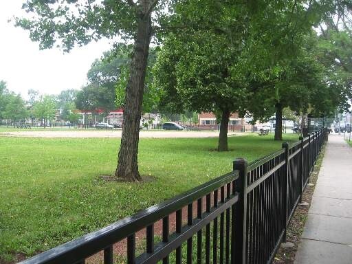 7501 S Jeffery Blvd in Chicago, IL - Foto de edificio