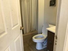 21 Weston St in Waltham, MA - Building Photo