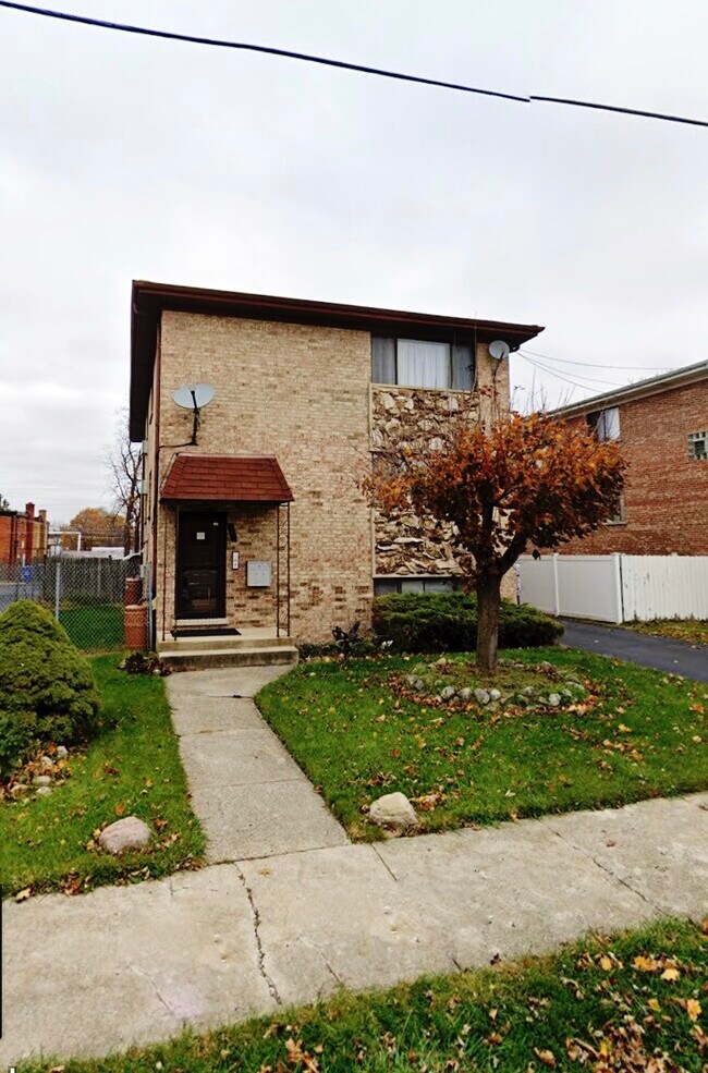 5204 Ridge Ave Rentals in Hillside, IL