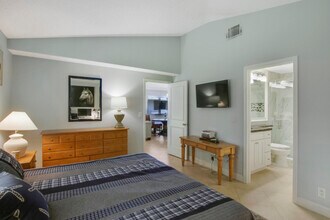 825 Club Dr in Palm Beach Gardens, FL - Building Photo - Building Photo