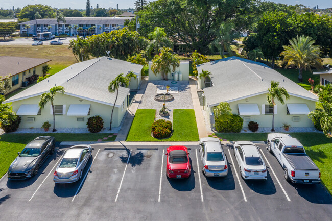 4956 Viceroy St in Cape Coral, FL - Foto de edificio - Building Photo