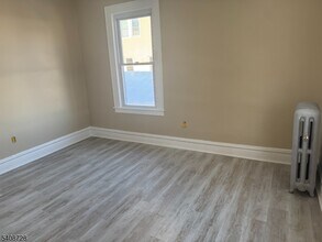 56 Smith St in Newark, NJ - Building Photo - Building Photo