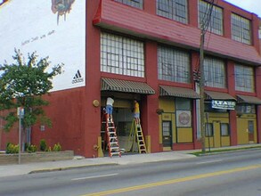 Hasting's Seed Factory in Atlanta, GA - Foto de edificio - Building Photo