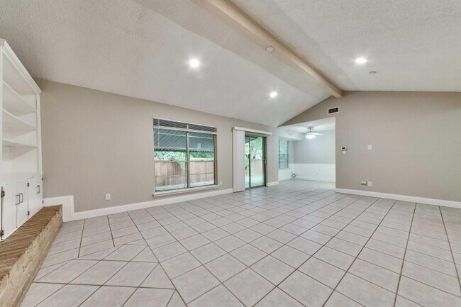 10307 Rutland Village E in Austin, TX - Building Photo - Building Photo