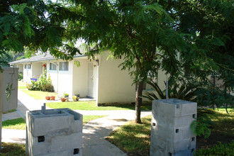 216 W Verdugo Ave in Burbank, CA - Building Photo - Building Photo