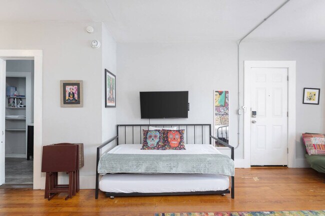 304 Power St