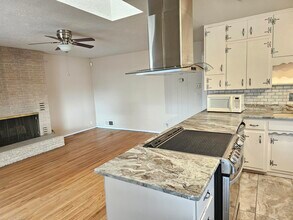 2701 Cagua Dr NE in Albuquerque, NM - Building Photo - Building Photo