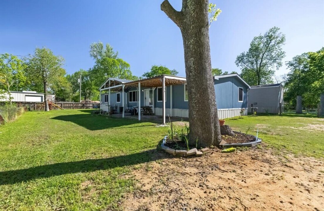 2303 Beckman Dr in Huffman, TX - Building Photo