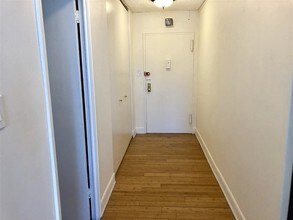 280 Marin Blvd-Unit -5P in Jersey City, NJ - Building Photo - Building Photo