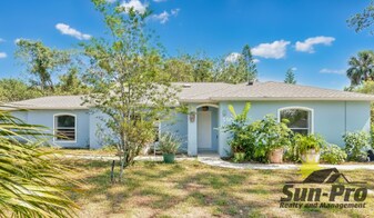 5505 Magnolia Ave in Port Orange, FL - Building Photo