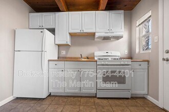 695 Denslowe Dr in Reno, NV - Building Photo - Building Photo