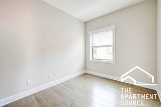 3409 W Fullerton Ave, Unit 2A in Chicago, IL - Building Photo - Building Photo