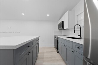 129 SW 9th Ave in Miami, FL - Building Photo - Building Photo