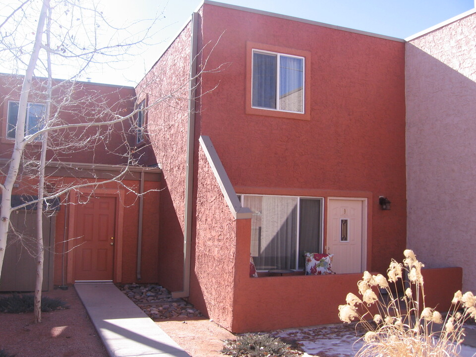 948 Northern Way in Grand Junction, CO - Building Photo