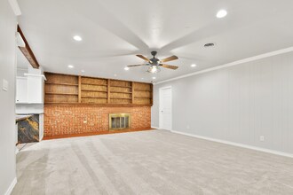 5605 Geneva Ave in Lubbock, TX - Building Photo - Building Photo