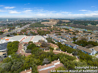 8642 Fredericksburg Rd in San Antonio, TX - Building Photo - Building Photo