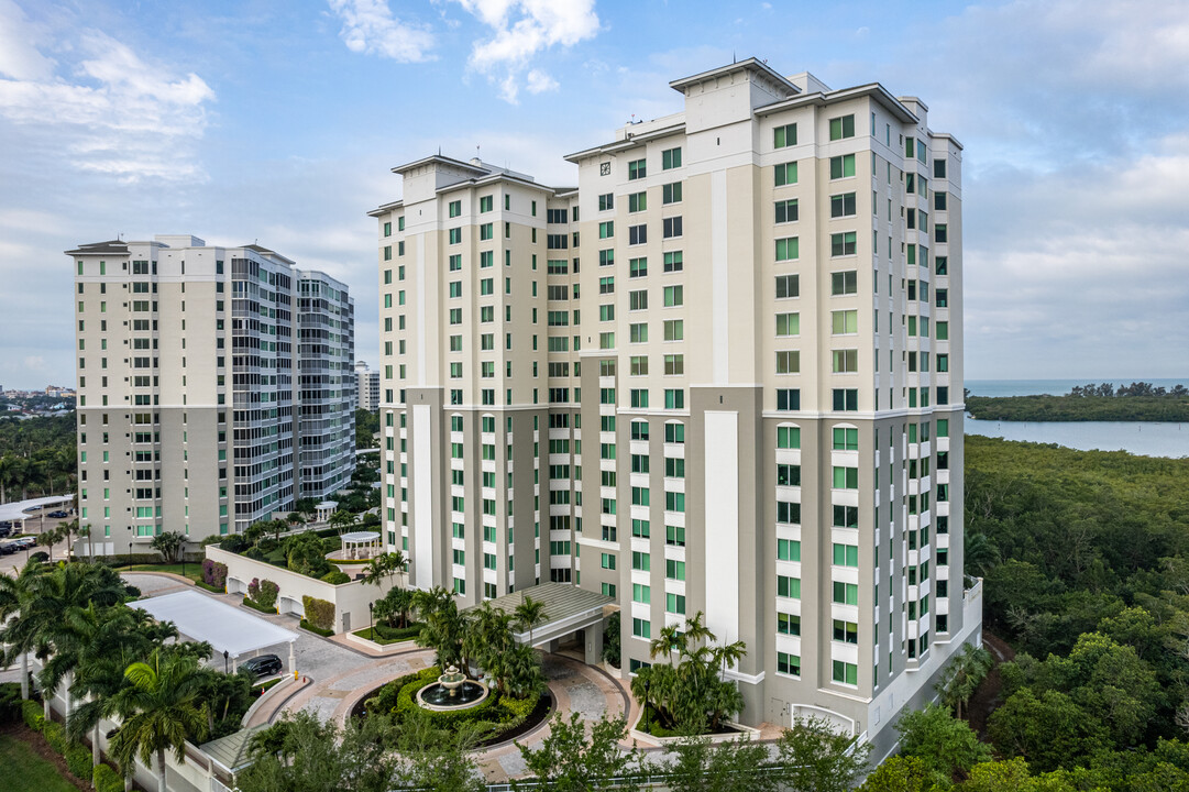 Grande Geneza at the Grande Preserve in Naples, FL - Foto de edificio