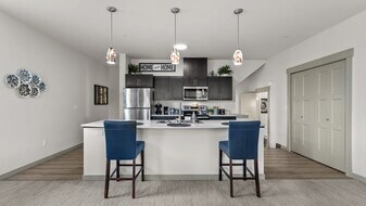 Lark View Village in Eugene, OR - Building Photo