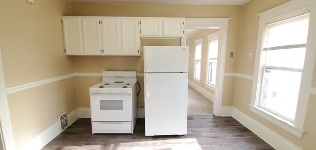 1457 S 74th St, Unit Upper