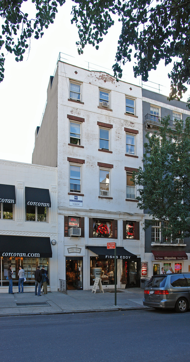 122 Montague St