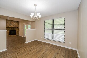 2215 Botany St in Middleburg, FL - Foto de edificio - Building Photo