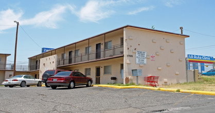 Freeway East Apartments in El Paso, TX - Building Photo - Building Photo