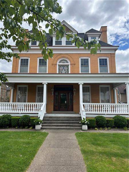 1304 N Highland Ave in Pittsburgh, PA - Building Photo