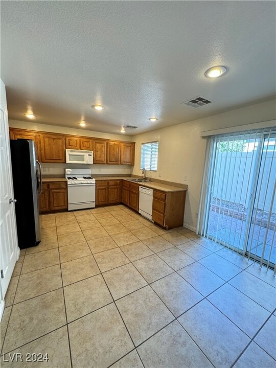 6084 Conroe Ct in Las Vegas, NV - Building Photo