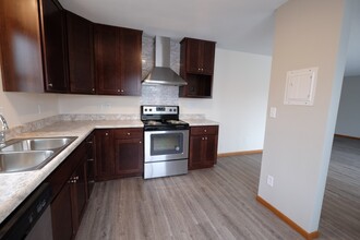 Grand Place Apartments in St. Paul, MN - Building Photo - Building Photo