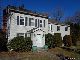 77 Linden Ave in Darien, CT - Building Photo
