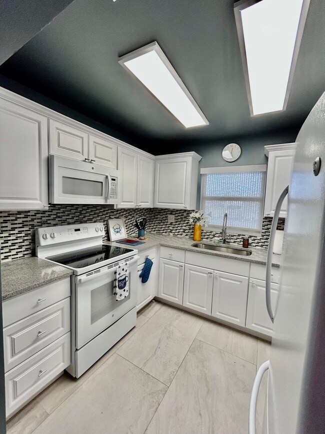 5289 Lakefront Blvd in Delray Beach, FL - Building Photo - Building Photo